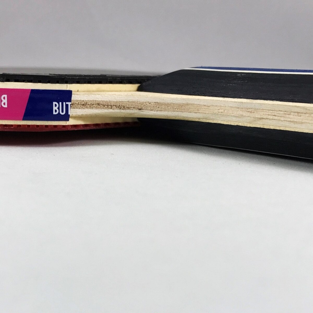 Butterfly RDJ S5 Racket: Side Profile of wood plies